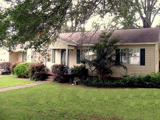1st image of 614 30th Ave E