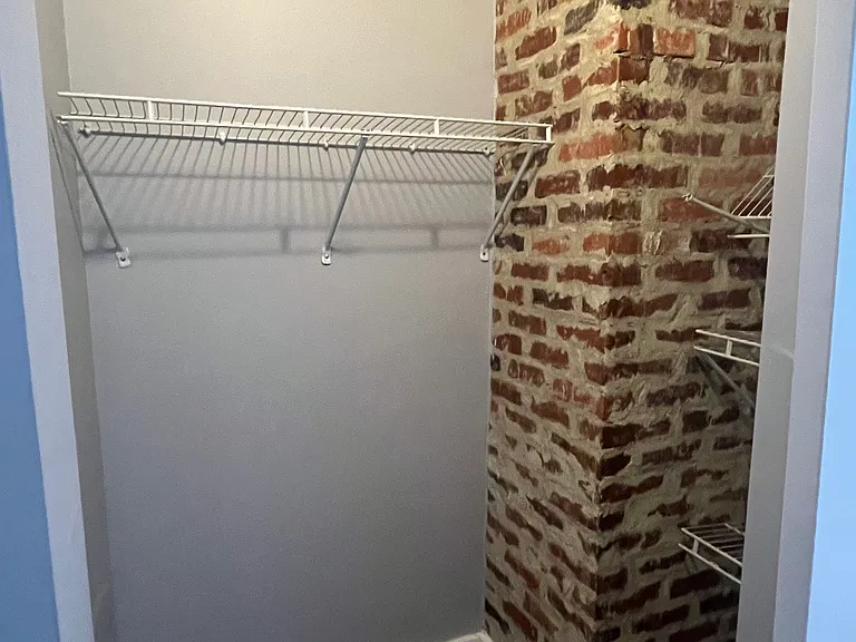 607 22nd St #207 — Photo 9