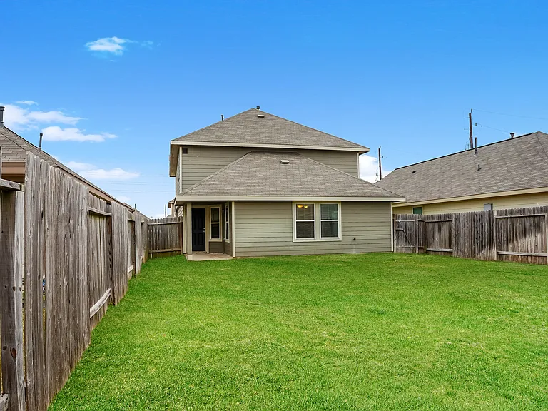 24007 Avogadro Dr — Photo 5