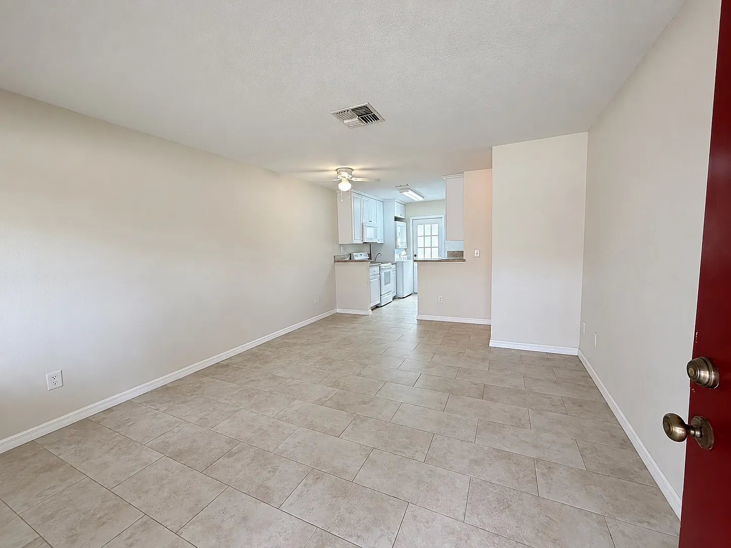 2 bed, 800 sqft, $1,450 — Photo 2