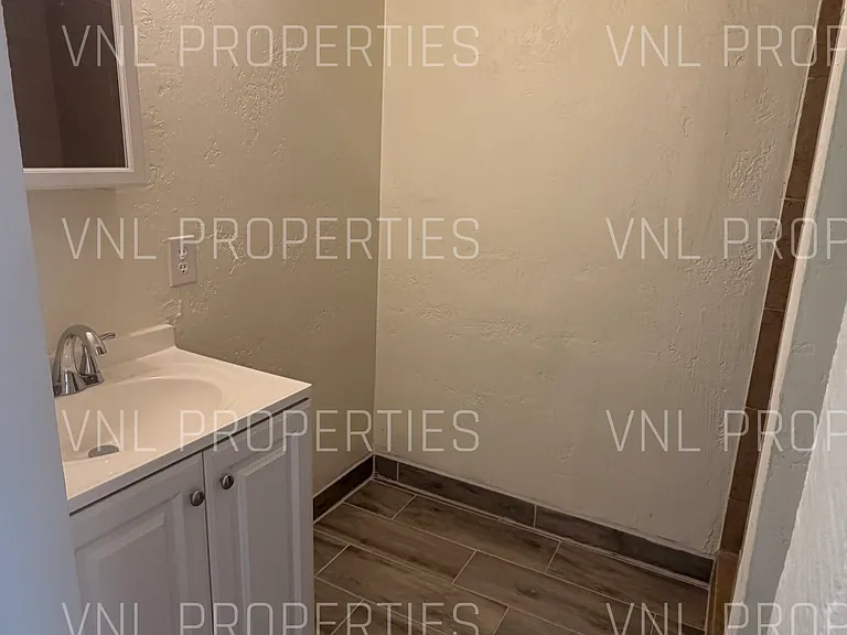 1083 9th St #2 — Photo 5