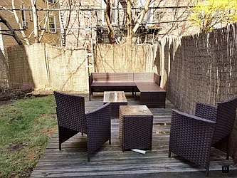 Rented by R New York