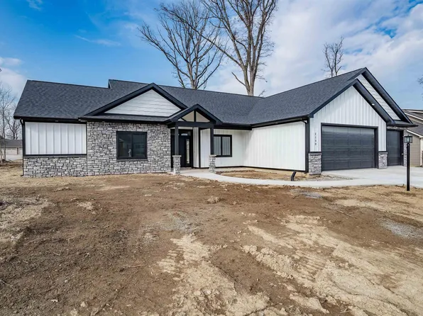 2130 Lake Front Dr, Fort Wayne, IN 46804