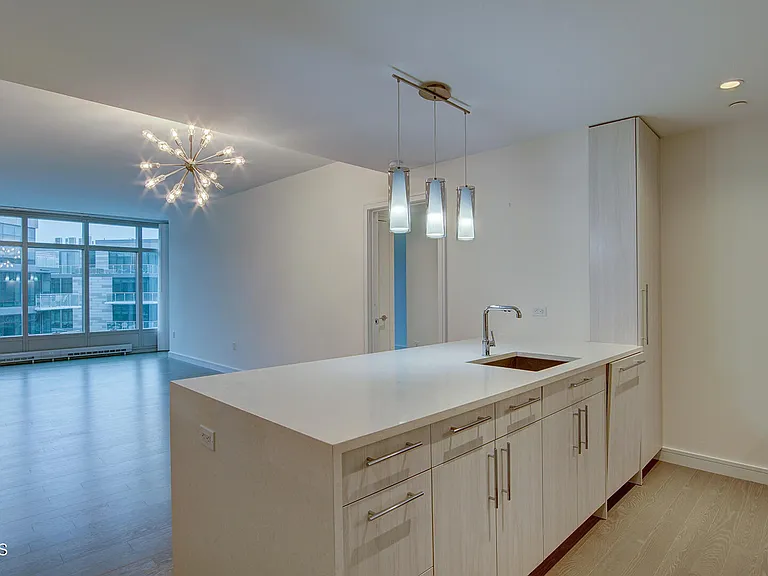 15 Morris Ave #507 — Photo 6