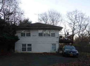 32 Gardenia Rd, Rocky Point, NY 11778