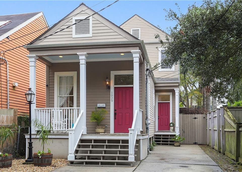 1st image of 1029 Marengo St