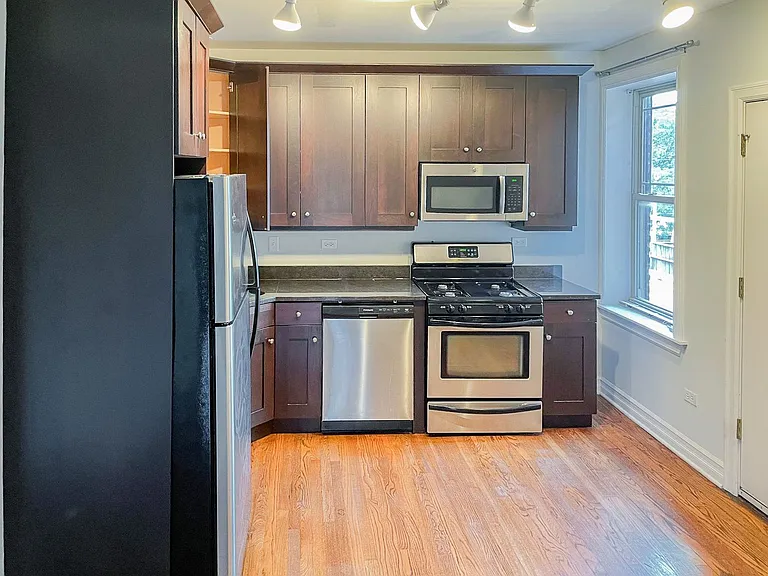 3808-16 N. Sheffield — Photo 31