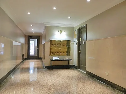 Rented by Compass | media 18