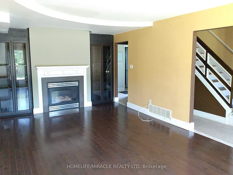 23 Heatherdale Pl — Photo 2