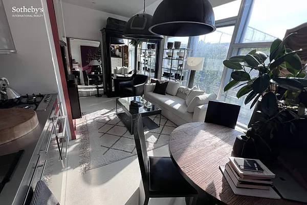 Rented by Sotheby's International Realty | media 2