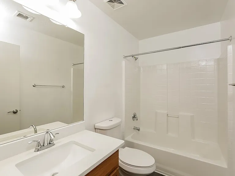 1629 W Burgess Ln — Photo 15