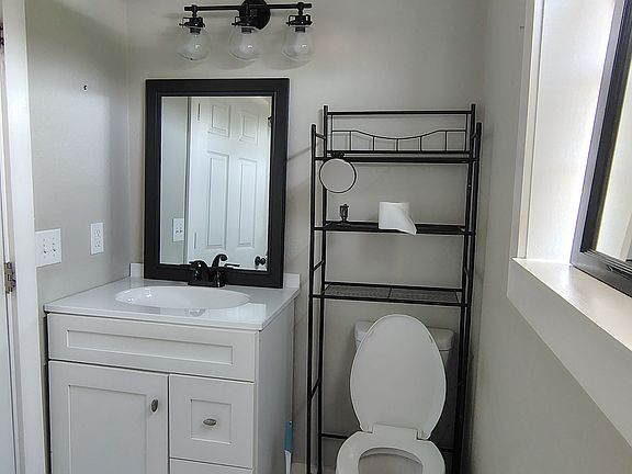 4th image of 112 W Park St #2