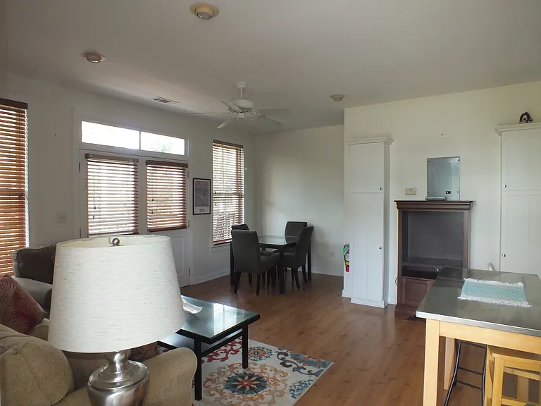 710 Boundary St #2D — Photo 9