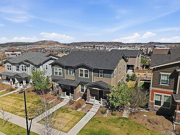 3 bed, 2596 sqft, $3,249 — Photo 2