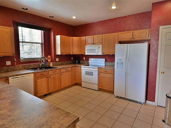 3rd image of 70 Audrey Cir