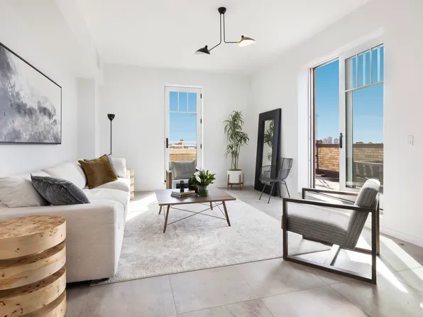 825 West End Avenue image 1 of 9