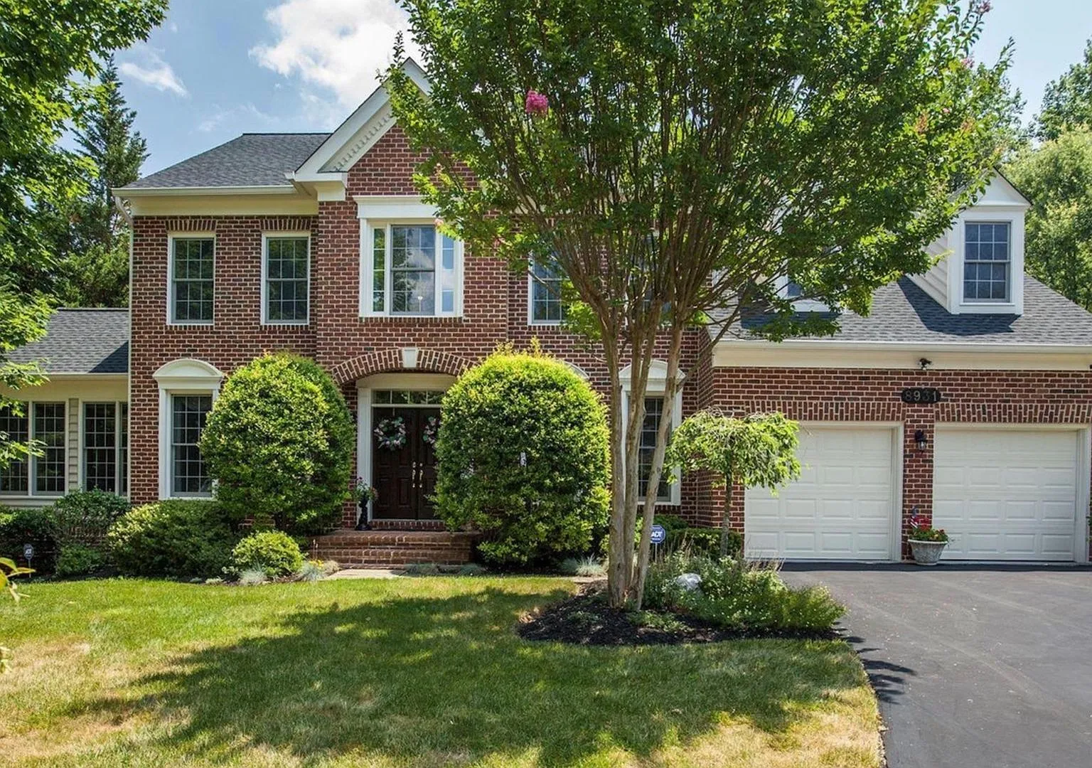 Gorgeous 5 Bed 3.5 Bath With Beautiful Landscaping — Photo 1