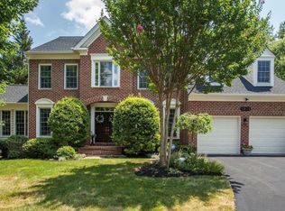 8931 Falls Farm Dr, Potomac, MD 20854