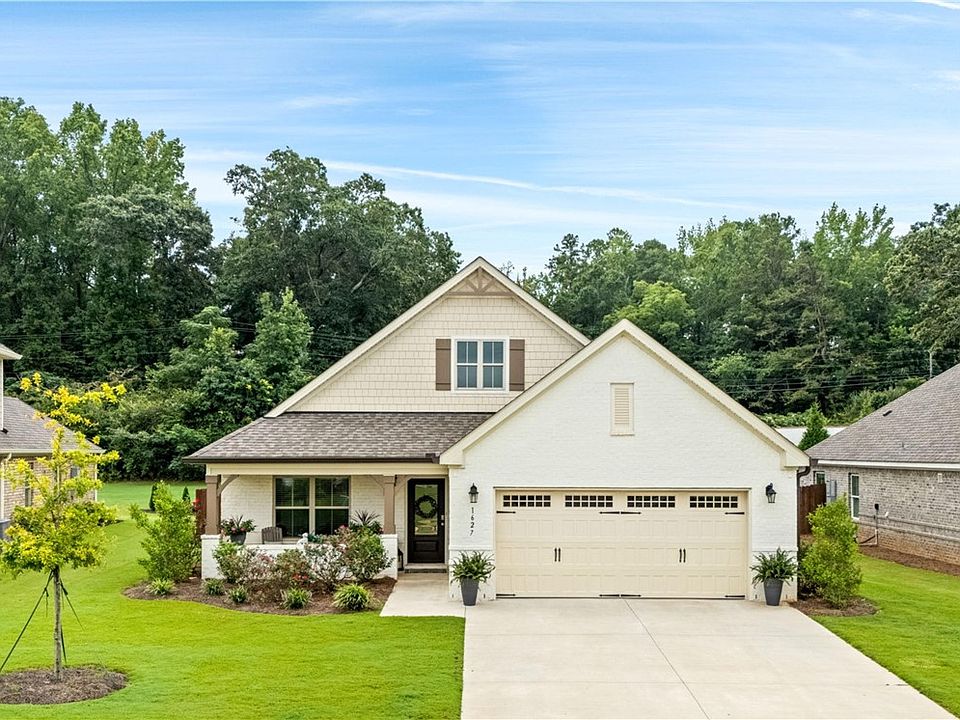 1st image of 1627 Hidden Lakes Dr