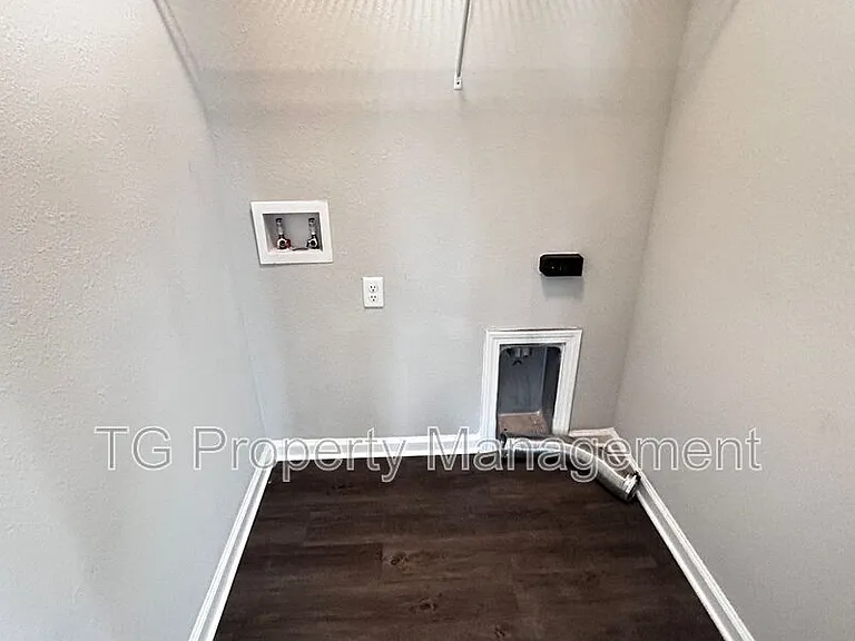 5229 Walkers Ridge Dr — Photo 12