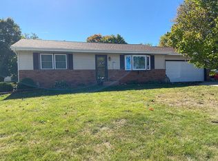 230 E 7th St, El Paso, IL 61738