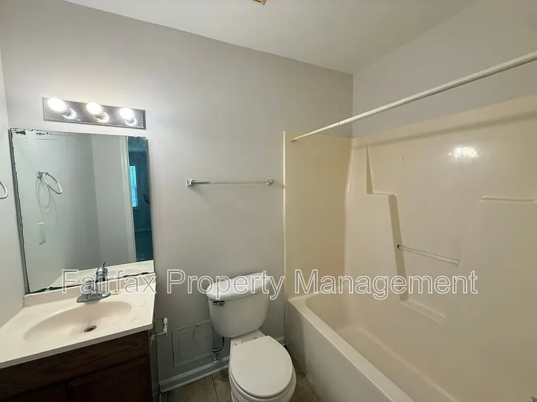 1116 Walnut St — Photo 14