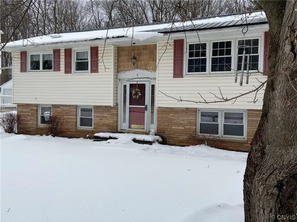 8 Madison Ave, Mexico, NY 13114