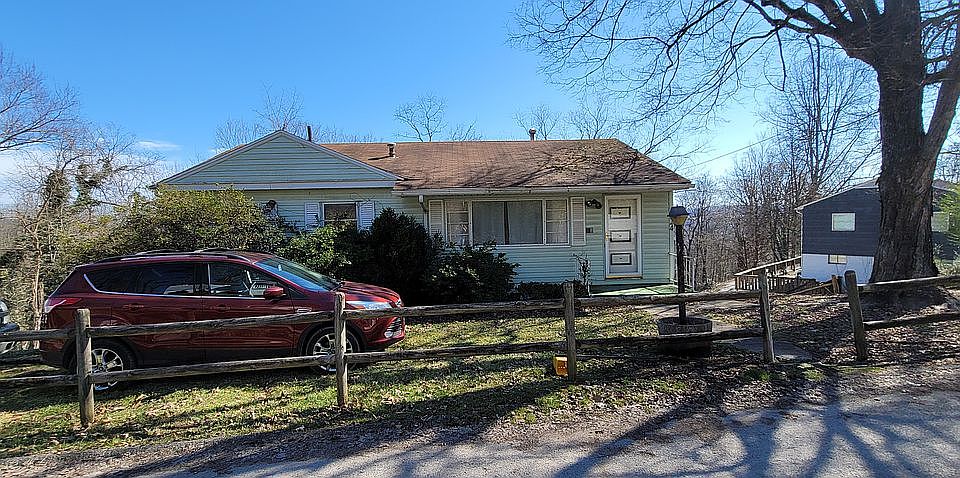 1st image of 324 Redwood Dr