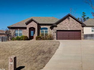 18 Windy Ridge Ct, Maumelle, AR 72113