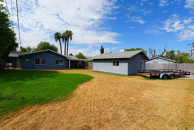 6 bed, 2500 sqft, $3,000 — Photo 1