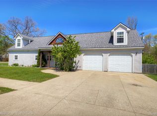 4458 Seeden St, Waterford, MI 48329