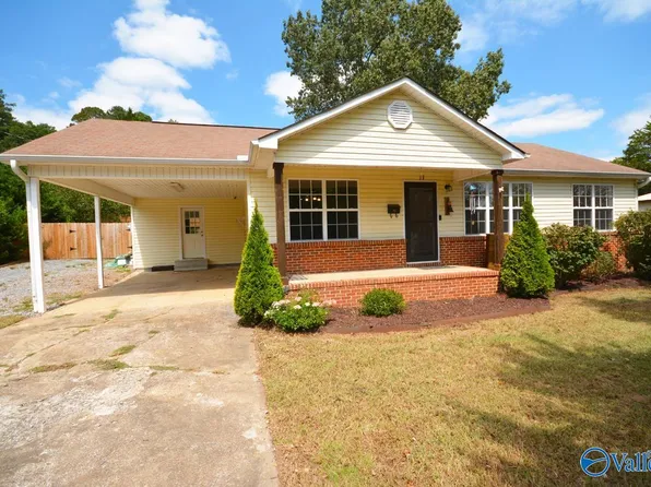 70 Bailey Dr, Guntersville, AL 35976