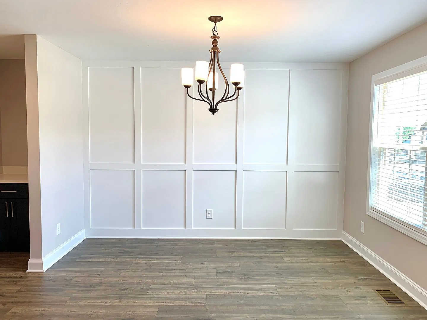 733 Banister Dr — Photo 4