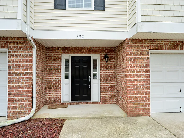 732 Sequoia Way — Photo 4