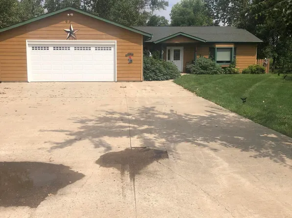 2102 Iona St, Fort Pierre, SD 57532