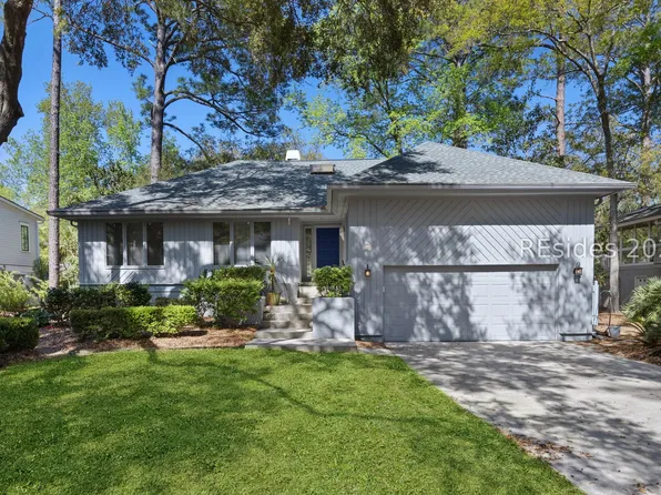11 Coquina Rd, Hilton Head Island, SC 29928