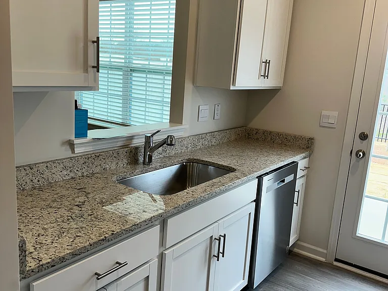 1351 Amberview Ln — Photo 12