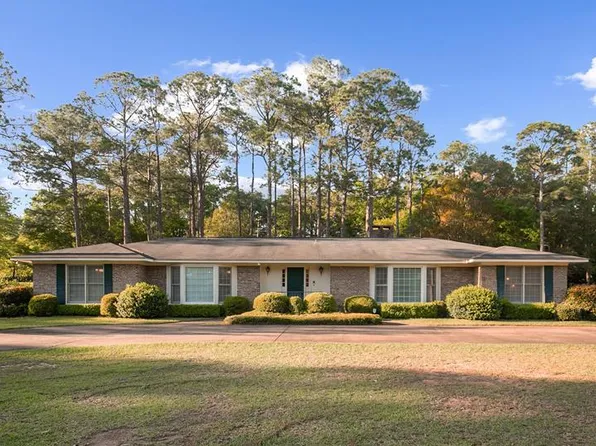 3408 Huntington Pl, Dothan, AL 36303