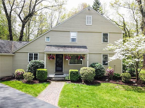 5th image of 137 Farmcliff Dr