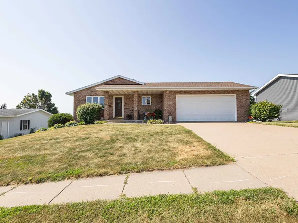 485 Apple St, Dickeyville, WI 53808