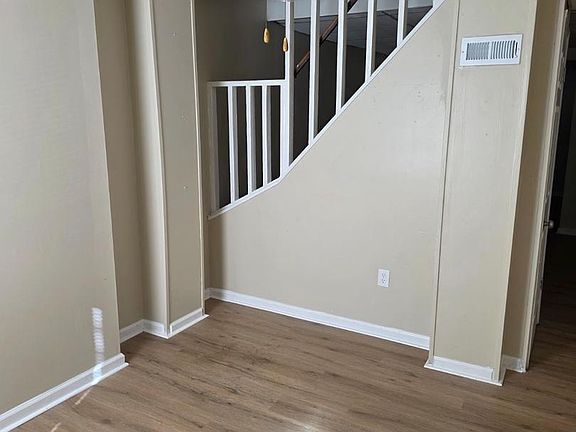 5th image of 233 S Calhoun St