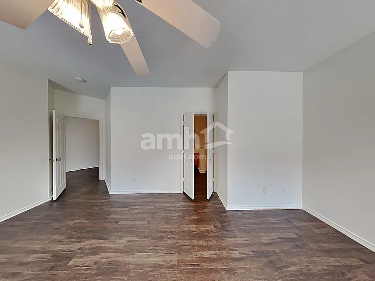 1004 Courtside Dr — Photo 13