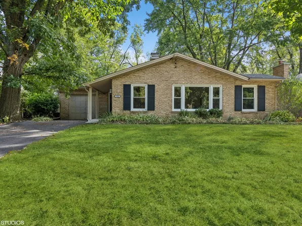 731 Dundee Ave, Barrington, IL 60010