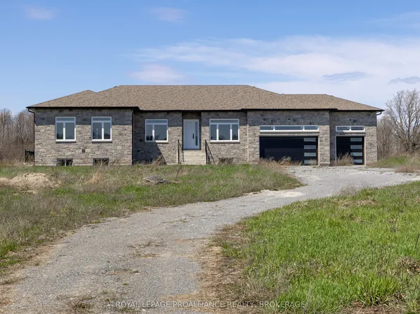 130 Hineman St, Kingston, ON K7L 0G2