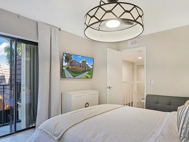 2117 21st Ct — Photo 9