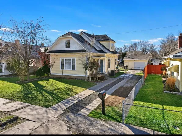 242 8th Ave E, Twin Falls, ID 83301