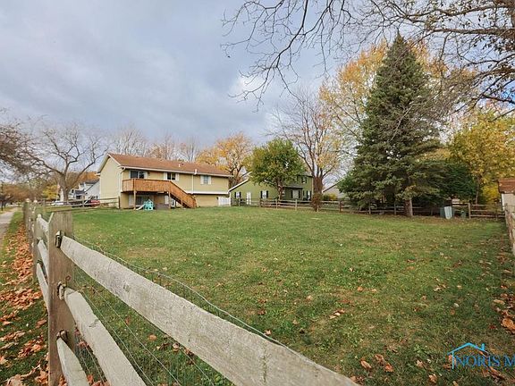 3rd image of 1700 Christopher Ln