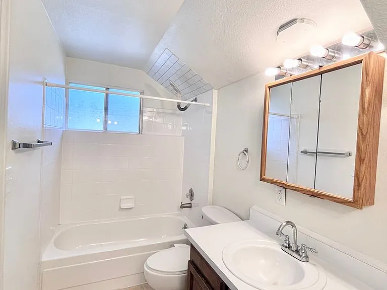 2493 Fleming Dr — Photo 8
