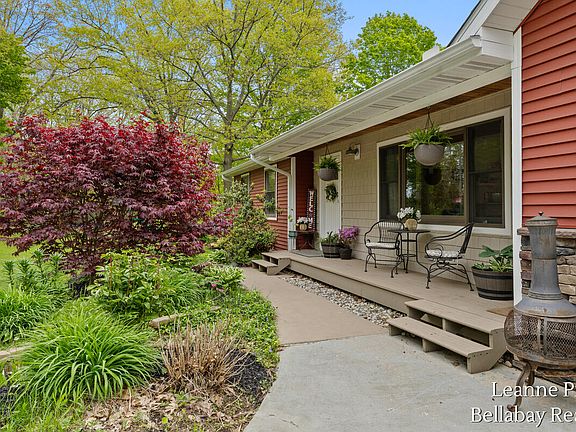 3rd image of 4057 Farrel Rd