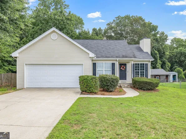 3754 Legacy Walk Dr, Flowery Branch, GA 30542
